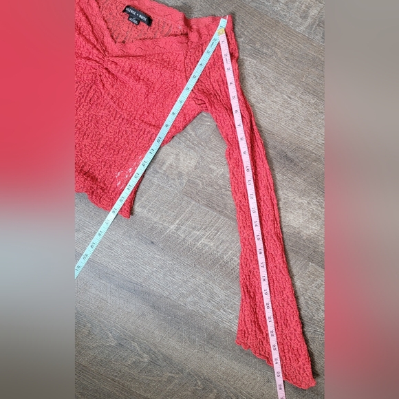 Silence + Noise Urban Outfitters Y2K Sheer Cropp Long Sleeve Top Womens S Red La - Picture 9 of 11